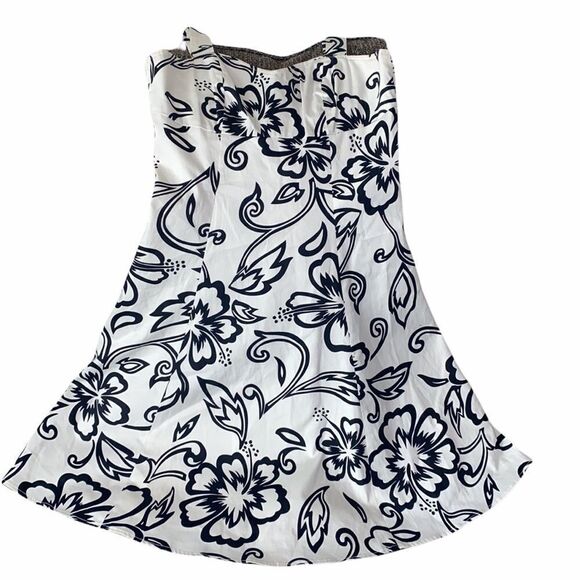 ✨Floral Sweetheart Neckline Flared Dress✨ - Picture 3 of 7